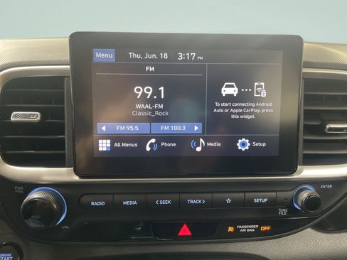 Used 2025 Hyundai Venue SEL FWD image 21