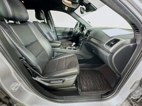 Used 2020 Jeep Grand Cherokee Altitude AWD/4WD image 32
