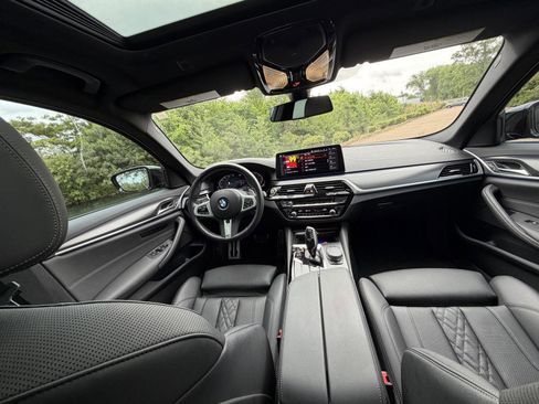Used 2023 BMW 530i w/ M Sport Package RWD image 13