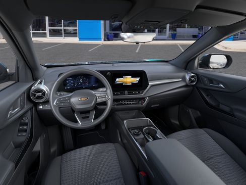 New 2026 Chevrolet Equinox LT FWD image 17