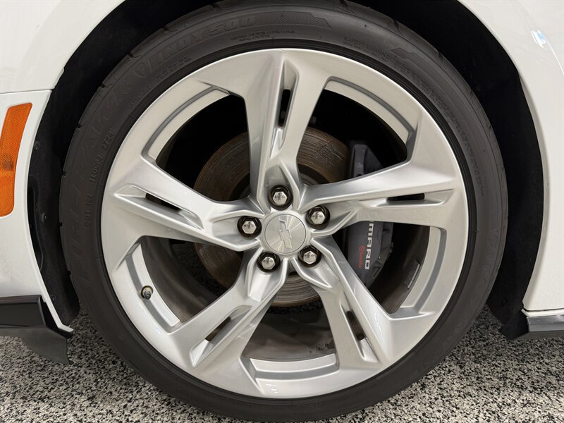 Used 2022 Chevrolet Camaro SS RWD image 21