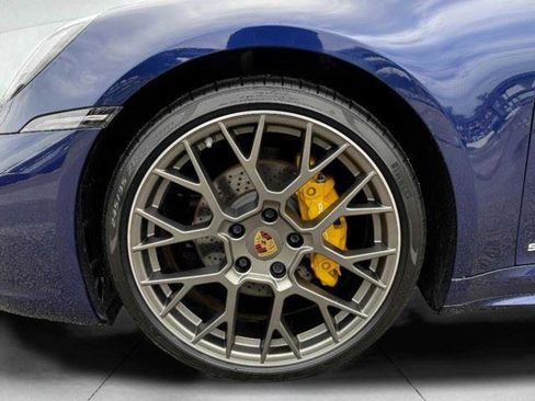 Used 2024 Porsche 911 Carrera RWD image 45
