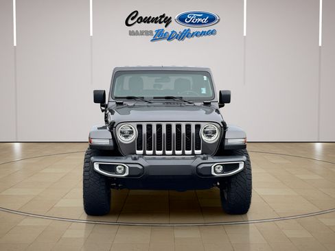 Used 2021 Jeep Gladiator Overland w/ LED Lighting Group AWD/4WD image 5