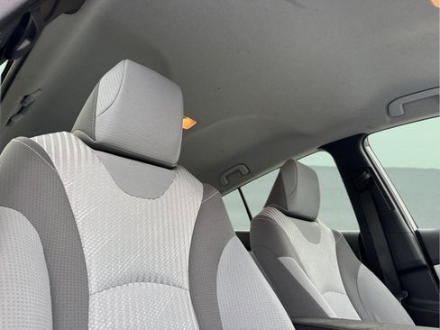 Used 2020 Toyota Prius Prime LE image 17