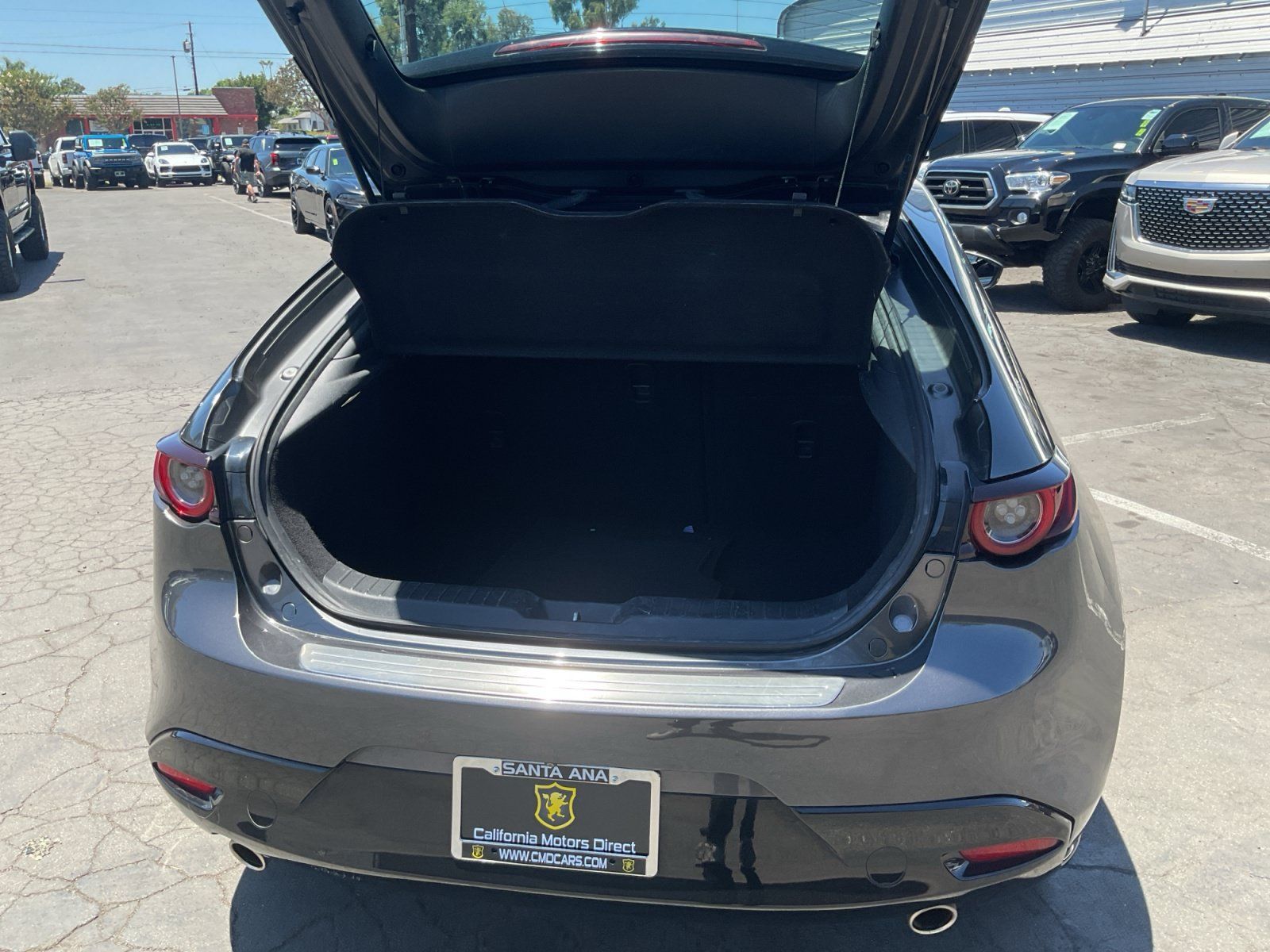 Used 2020 MAZDA MAZDA3 Hatchback w/ Premium Package FWD image 26