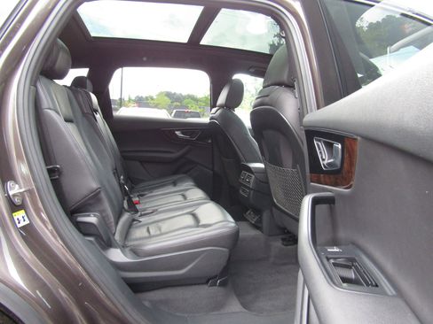 Used 2017 Audi Q7 3.0T Premium Plus w/ Premium Plus Package image 12