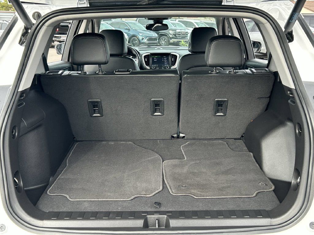 Used 2023 GMC Terrain SLT FWD image 26