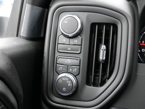 New 2026 GMC Sierra 3500 Pro w/ X31 Off-Road Package image 17