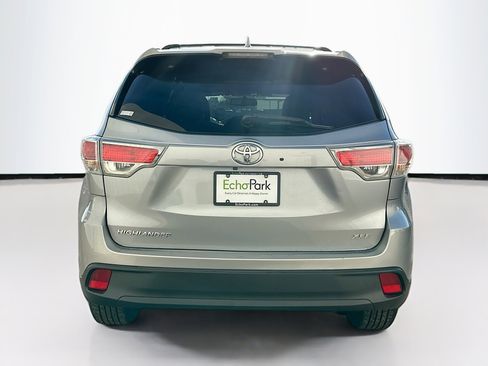 Used 2016 Toyota Highlander XLE image 7