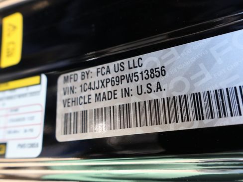 Used 2023 Jeep Wrangler Unlimited Sahara w/ Cold Weather Group image 40