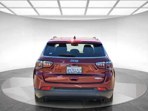 Used 2022 Jeep Compass Latitude image 4