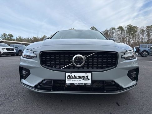 Used 2024 Volvo S60 B5 Ultimate w/ Climate Package image 8