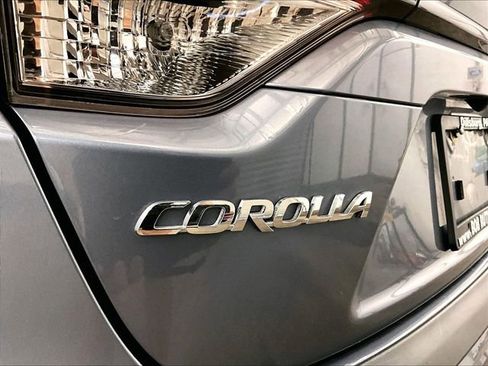 Used 2021 Toyota Corolla SE w/ SE Premium Package FWD image 13