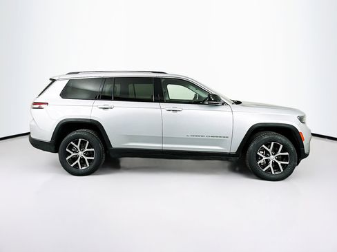 Used 2023 Jeep Grand Cherokee L Limited image 10