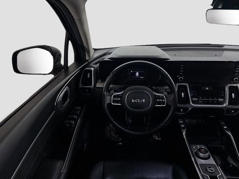 Used 2022 Kia Sorento SX w/ Panoramic Sunroof Package AWD/4WD image 17