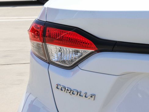 Used 2026 Toyota Corolla LE FWD image 12