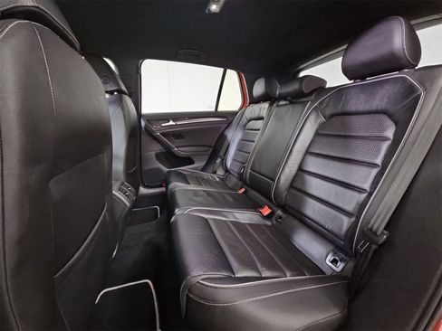 Used 2018 Volkswagen Golf R 4-Door image 19