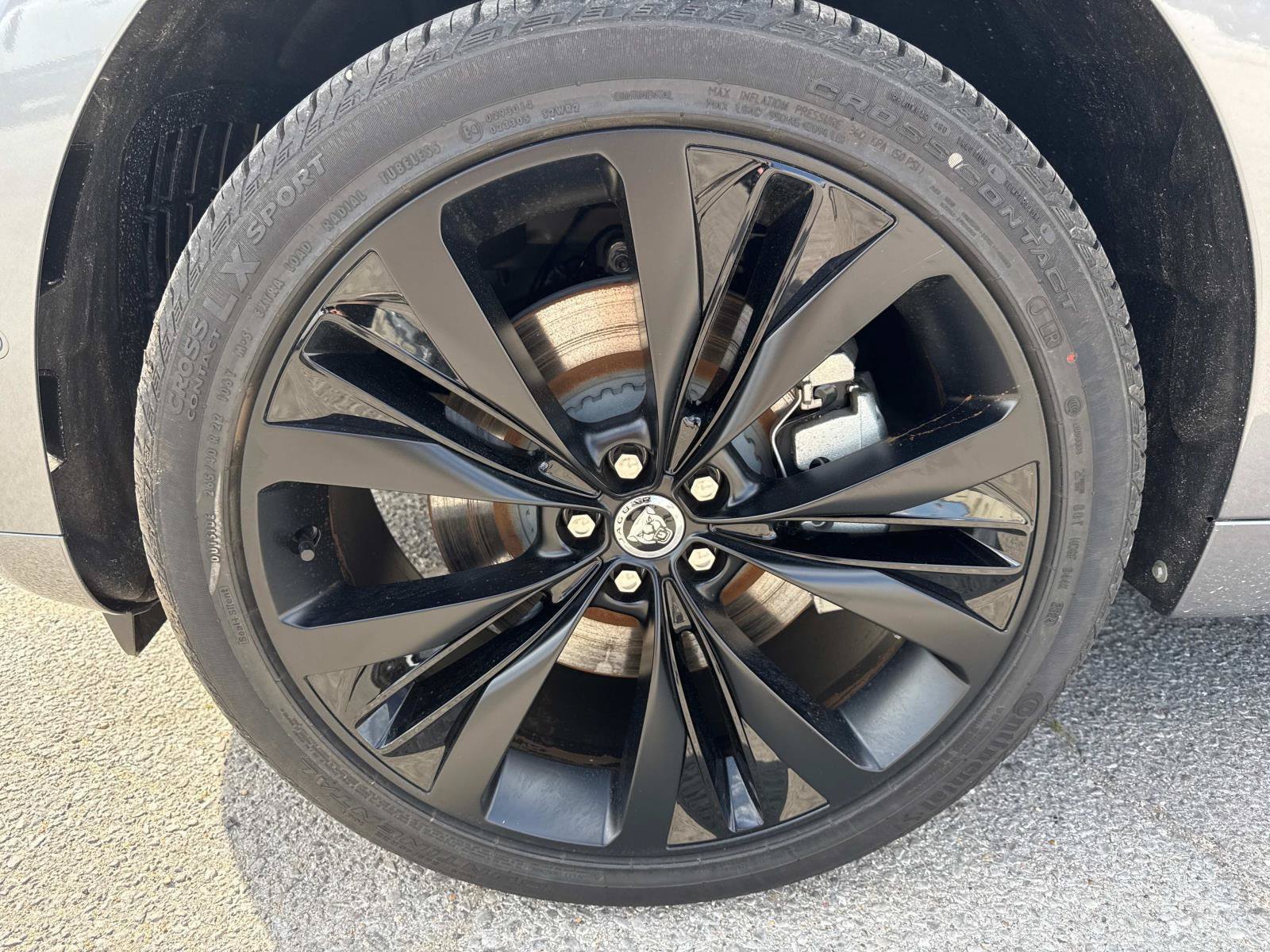 New 2025 Jaguar F-PACE R-Dynamic S AWD/4WD image 3