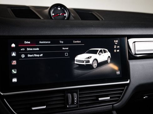 Certified 2023 Porsche Cayenne Platinum Edition AWD/4WD image 18
