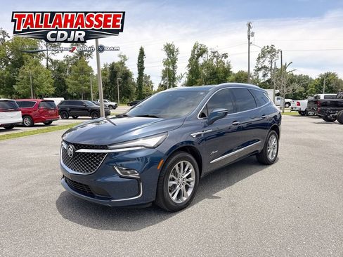 Used 2023 Buick Enclave Avenir w/ Avenir Technology Package FWD image 9