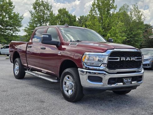 Used 2024 RAM 2500 Tradesman w/ Chrome Appearance Group AWD/4WD image 5