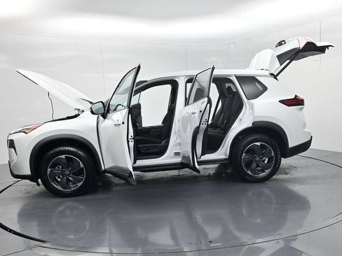 Used 2024 Nissan Rogue SV FWD image 69