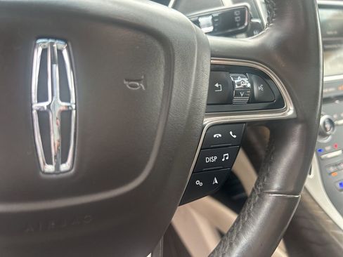 Used 2019 Lincoln Nautilus Reserve image 23