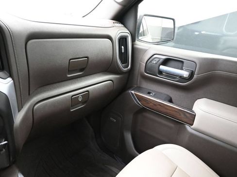 Used 2021 GMC Sierra 1500 SLT AWD/4WD image 16