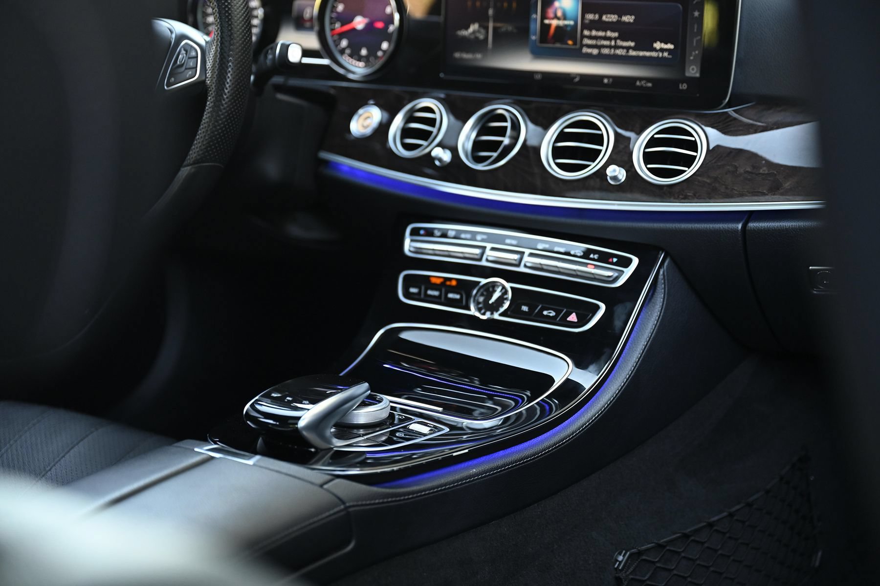 Used 2017 Mercedes-Benz E 300 image 24