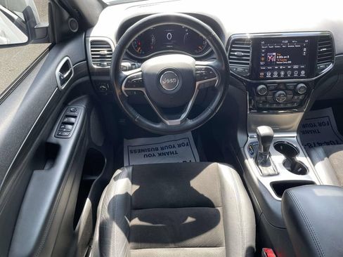 Used 2021 Jeep Grand Cherokee Laredo X AWD/4WD image 13