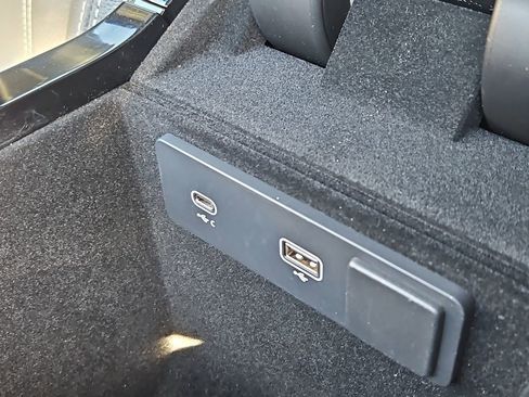 Used 2023 Land Rover Range Rover Velar R-Dynamic S image 19