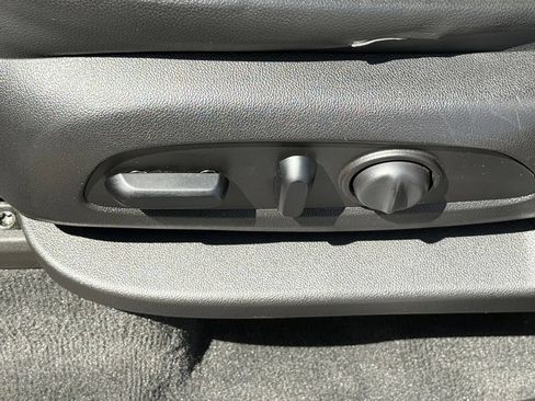 Used 2019 Chevrolet Traverse RS FWD image 19
