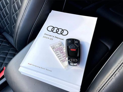 Used 2024 Audi SQ5 Premium Plus w/ Premium Plus Package image 35