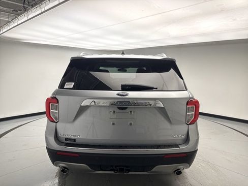 Used 2022 Ford Explorer Limited w/ Equipment Group 301A image 4