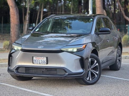 Used 2023 Toyota bZ4X XLE w/ Weather Package AWD/4WD image 18