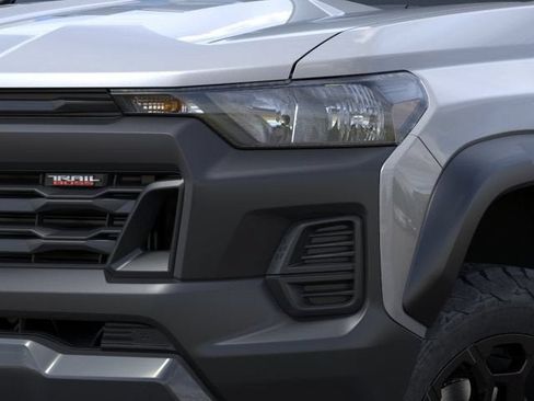 New 2026 Chevrolet Colorado Trail Boss w/ Midnight Edition AWD/4WD image 10
