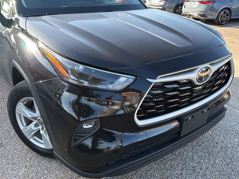 Used 2023 Toyota Highlander LE AWD/4WD image 8