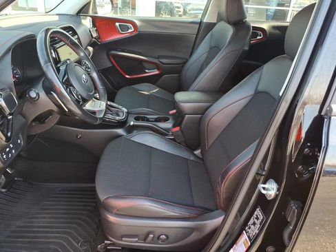 Used 2021 Kia Soul Turbo FWD image 12