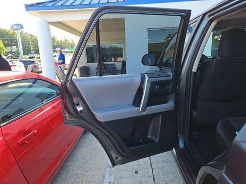 Used 2010 Toyota 4Runner Limited RWD image 16