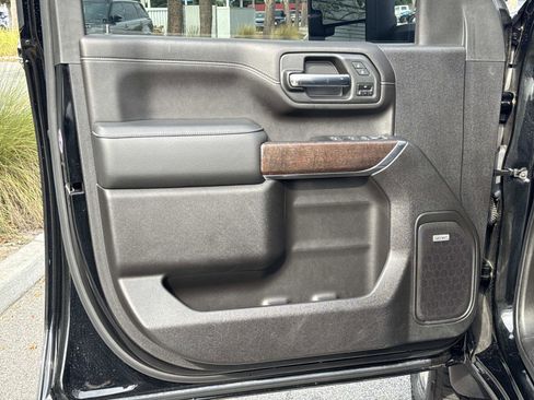 Used 2023 GMC Sierra 2500 Denali w/ Denali Ultimate Package image 17