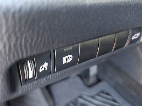 Used 2022 Toyota RAV4 XLE w/ Convenience Package image 19