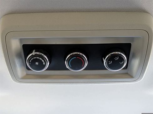 Used 2016 Dodge Journey SE w/ Flexible Seating Group image 16