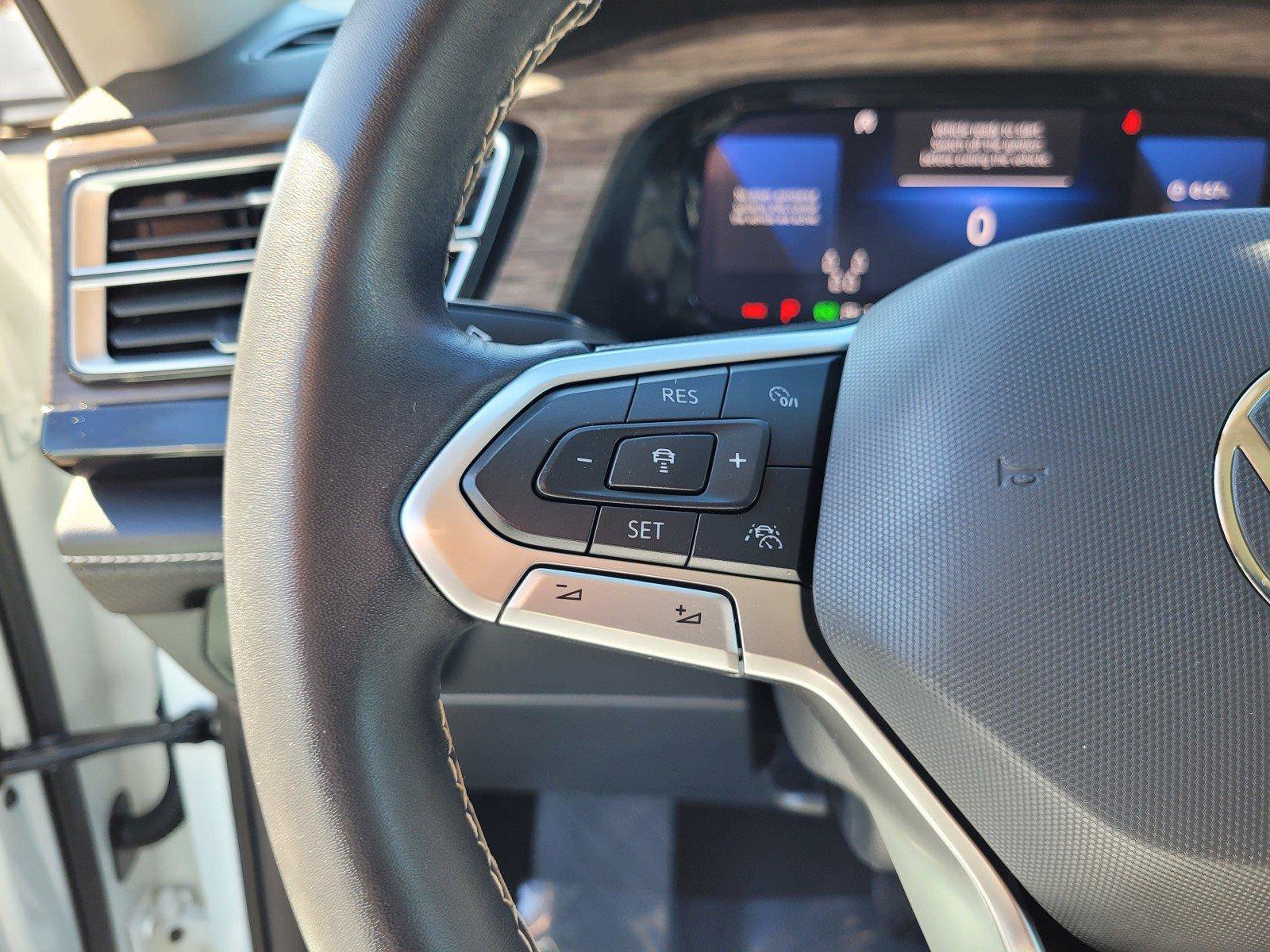 Certified 2024 Volkswagen Atlas SEL AWD/4WD image 33