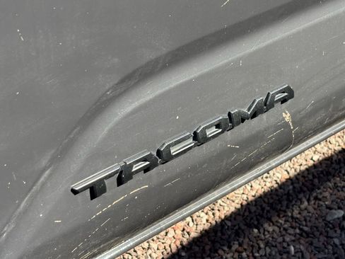 Used 2024 Toyota Tacoma TRD Sport image 11