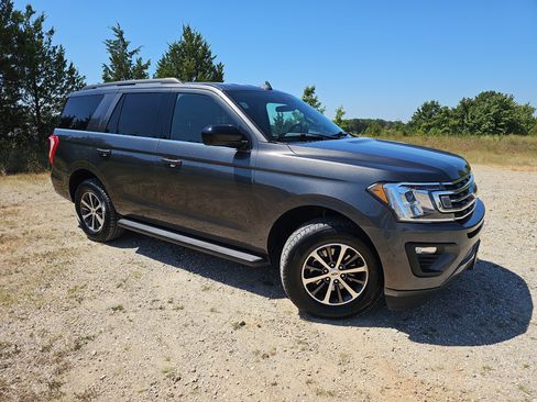 Used 2021 Ford Expedition XL AWD/4WD image 2