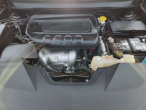 Used 2019 Jeep Cherokee Latitude Plus FWD image 30