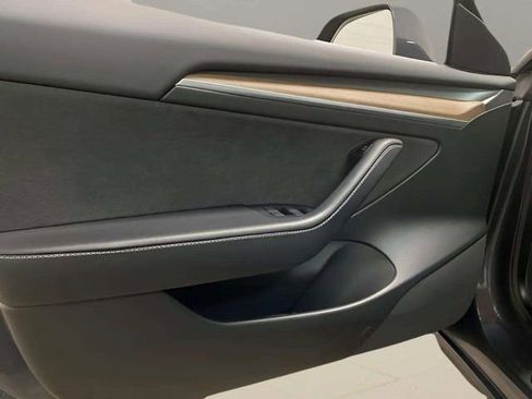 Used 2023 Tesla Model 3 Standard Range image 7