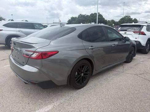 Used 2026 Toyota Camry SE FWD image 4