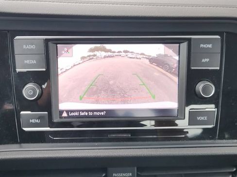 Used 2024 Volkswagen Jetta SE FWD image 14