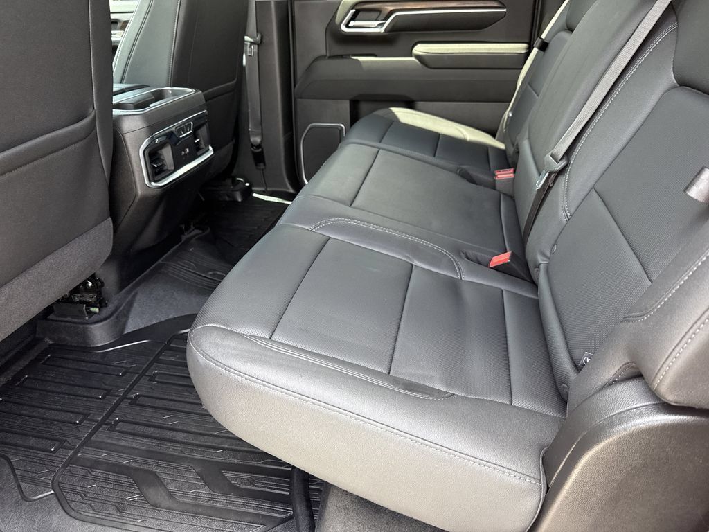 Used 2024 GMC Sierra 2500 SLT w/ SLT Premium Package AWD/4WD image 19